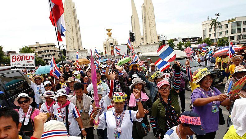 thaimaa poikkeustila mielenosoitus