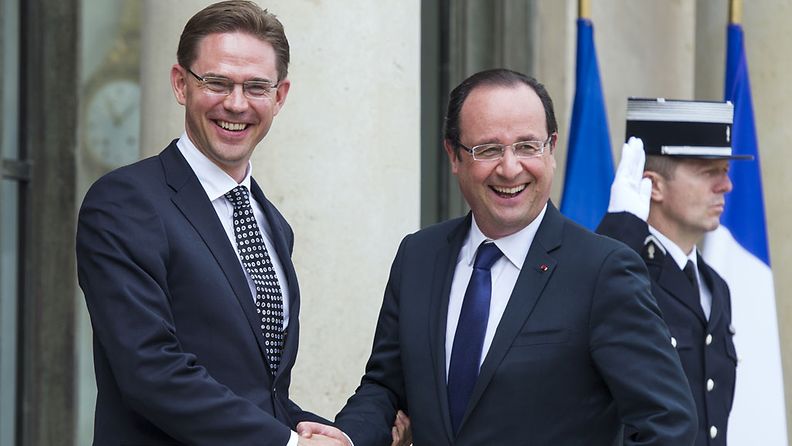 Jyrki Katainen ja Francois Hollande Pariisissa.