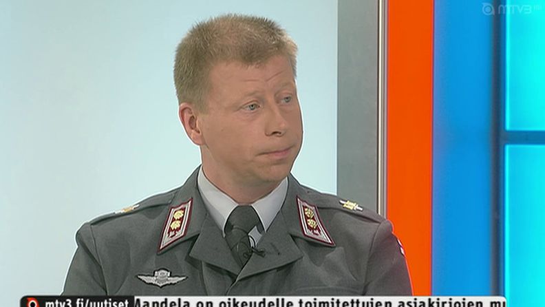 Maanpuolustuskorkeakoulun everstiluutnantti Juha Mäkelä kommentoi Egyptin sotilasvallankaappaus Kymmenen uutisissa.