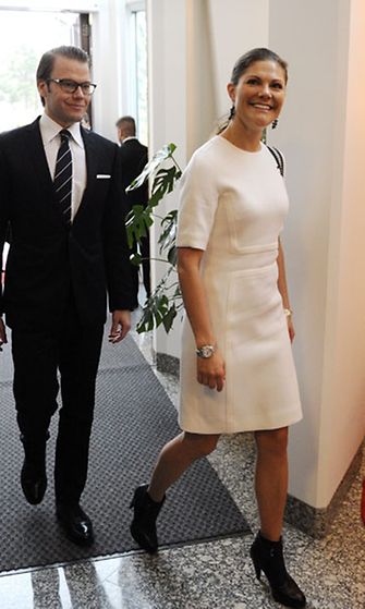   Ruotsin kruununprinsessa Victoria ja prinssi Daniel saapuvat Mäntyniemeen 1.11.2010.