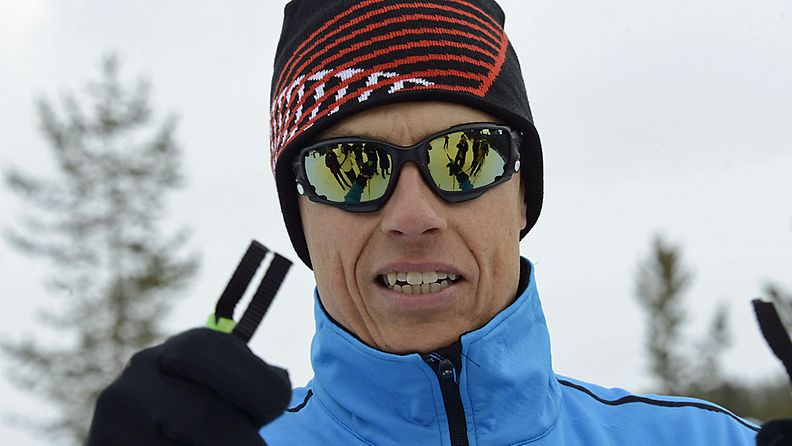 Eurooppaministeri Alexander Stubb kävi hiihtolenkillä Saariselällä ennen eurooppalaisten päättäjien epävirallista tapaamista 22.3.2013.