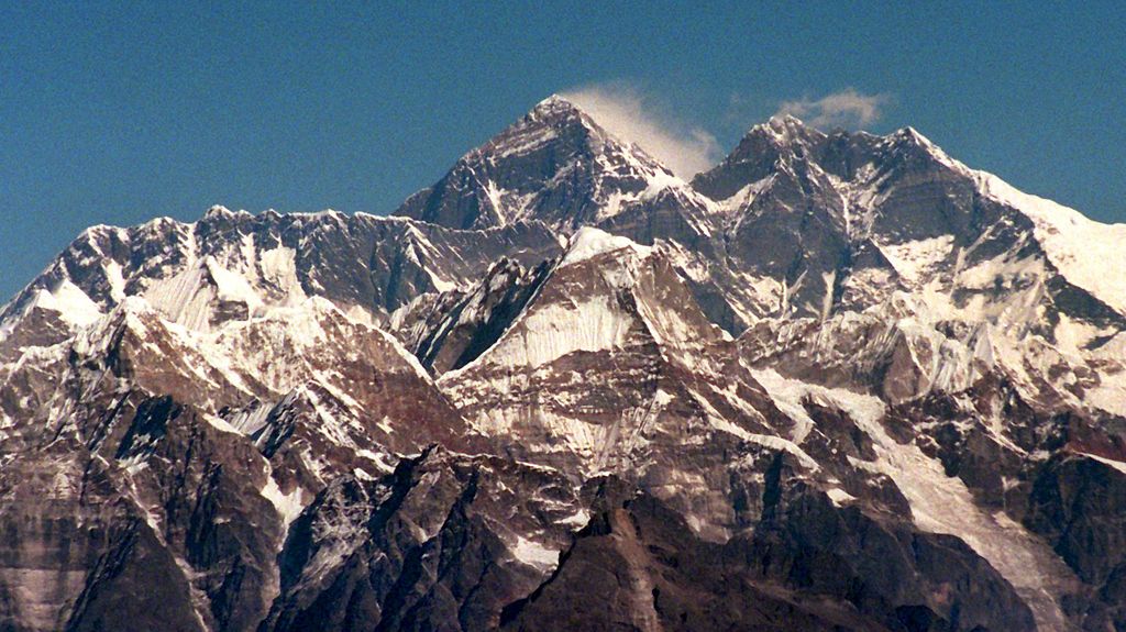 Suomalaiskiipeilijä putosi Himalajalla – kohtalosta ristiriitaista tietoa -  