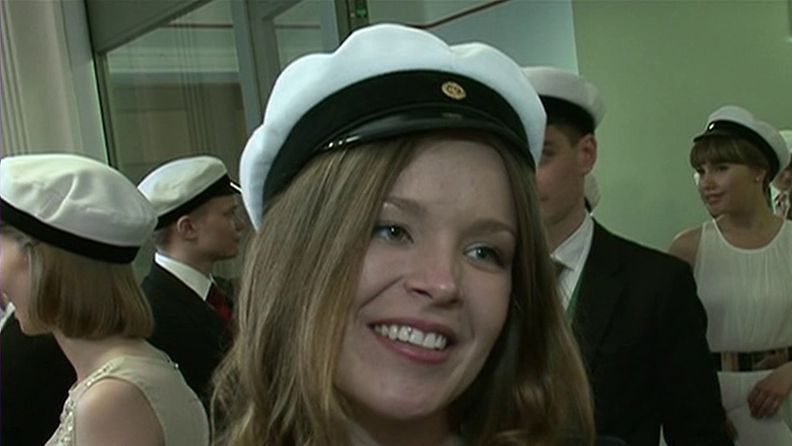Ylioppilas Matilda Saarista haastateltiin MTV3N SEitsemän Uutisten jutussa.