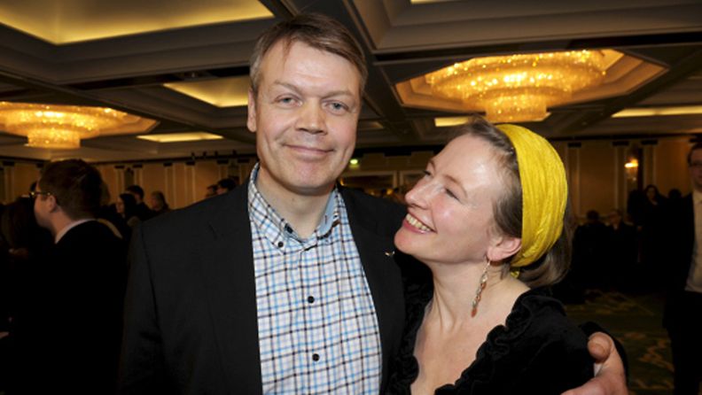 Timo Kaunisto ja Kirsi Ojansuu-Kaunisto Paavo Väyrysen vaalivalvojaisissa Helsingissä 22. tammikuuta 2012. 