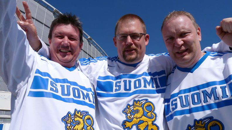Kari Pukkila(vas.), Marko Mäki-Rajala ja Mika Pitkänen uskovat Suomen voittoon.