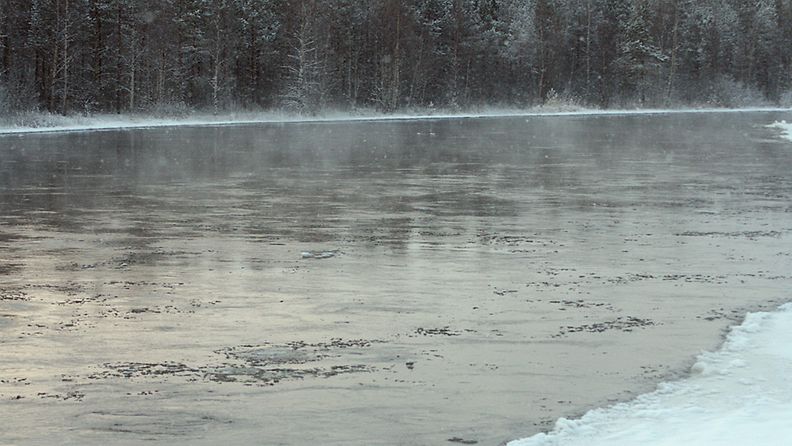 Kuva Rautalammin Tyyrinvirralta tiistaina 4. joulukuuta 2012.