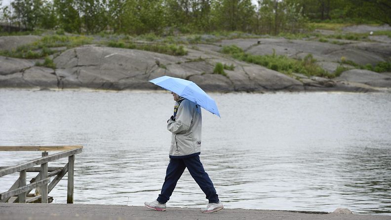 Sää oli sateinen ja viileä Helsingissä 27. toukokuuta 2014.