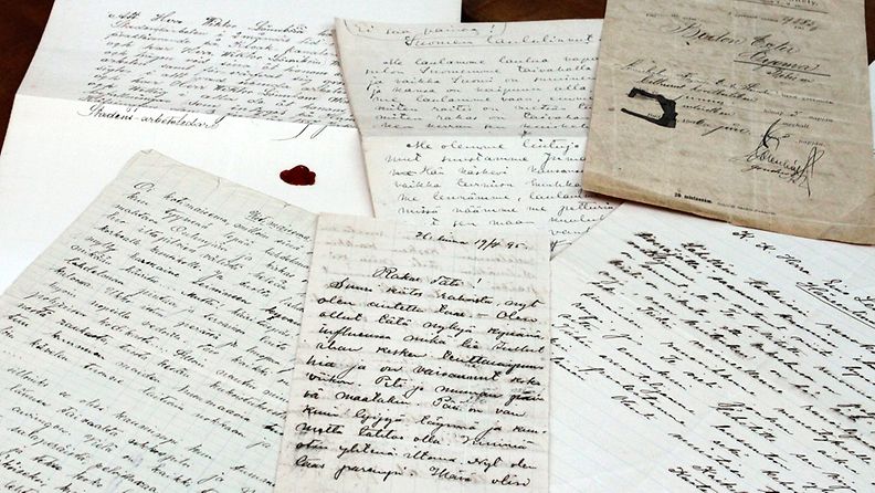 Vaasan kaupunginkirjaston varastosta löytyneitä Eino Leinon lähettämiä kirjeitä. 5. kesäkuuta Vaasasassa.