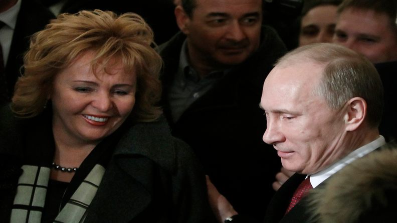 Vladimir Putin vaimonsa  Ljudmilan kanssa 4.3.2012