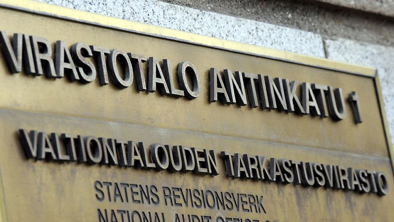 Valtiontalouden tarkastusvirasto VTV selvittää Helsingin Sanomien ja Ylen mukaan sitä, miten hallitus on kertonut Suomen takausvastuista Euroopan väliaikaisessa vakausvälineessä ERVV:ssä. 