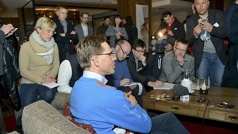 Pääministeri Jyrki Katainen (kok.) antoi haastattelua eurooppalaisten päättäjien epävirallisessa tapaamisessa Saariselällä 22.3.2013.