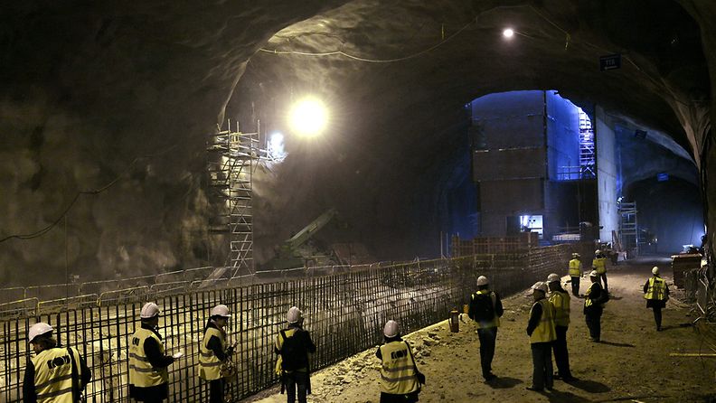 Kehäradan Aviapolisin aseman tunnelin rakennustyömaa Vantaalla, 6. syyskuuta 2012. 