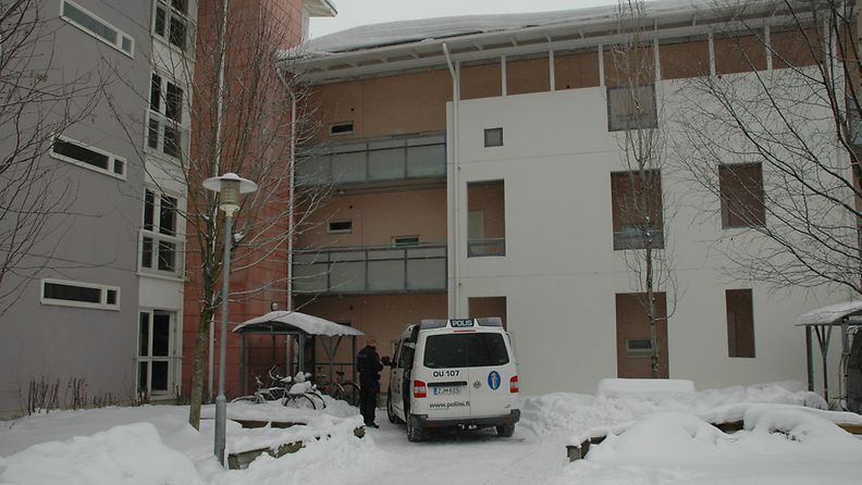 Oulun Rajakylän murhasta epäilty vangittiin 1.3.2013.