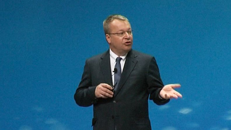 Toimitusjohtaja Stephen Elop puolusti yhtiökokouksessa Nokian strategiaa. 