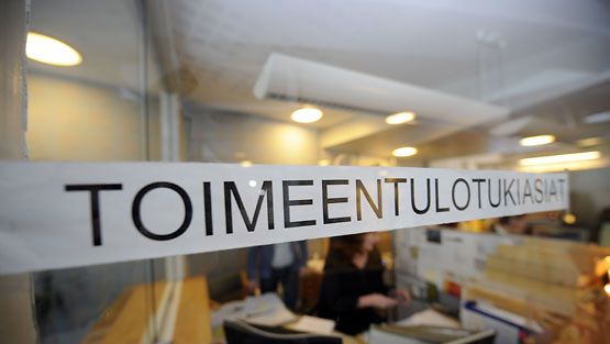 Toimeentulotukiasioiden osasto eteläisen Helsingin sosiaalivirastossa 18. joulukuuta 2009. (LEHTIKUVA)