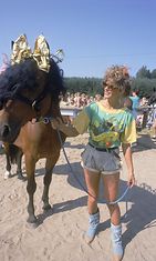 Riitta Väisänen hevosten kampauskilpailuissa, 30. heinäkuuta 1986.