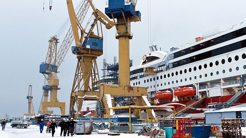STX Turun-telakka - Risteilyvarustamo Royal Caribbean harkitsee kolmannen Oasis-luokan risteilijän tilaamista Turusta.