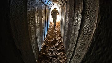 Israelin armeijan syksyllä 2013 löytämässä tunnelissa mahtui kulkemaan pystyssä.