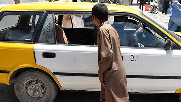 Moottoripyörällä liikkeellä olleet toistaiseksi tuntemattomat miehet ampuivat taksin sisällä olleet suomalaisnaiset Heratin kaupungissa.