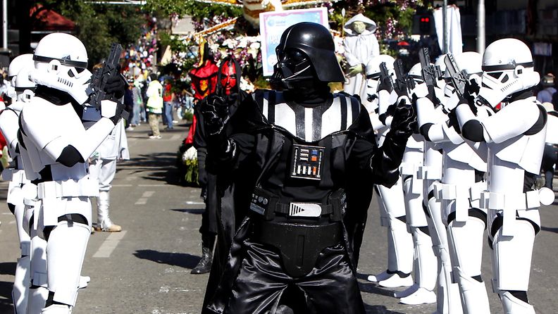 Karnevalisoituuko Star Wars -elokuvasarja entisestään, kun elokuvien oikeudet myytiin Disneylle?