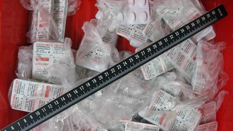 Rikollisryhmän epäillään salakuljettaneen Suomeen viime vuonna yli 3 000 Subutex–tablettia sekä hankkineen välitettäväksi ekstaasitabletteja ja useita kiloja kannabista eri muodoissa. 