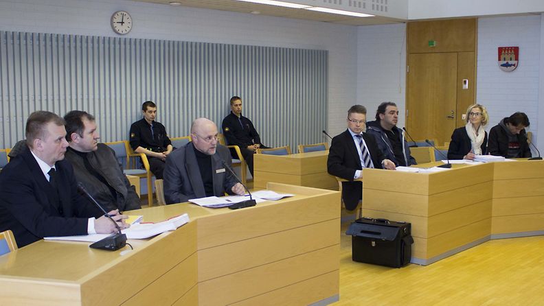 Maksukortteja kopioineet bulgarialaismiehet saivat yli kahden vuoden vankilatuomiot tänään Oulun käräjäoikeudessa.  
