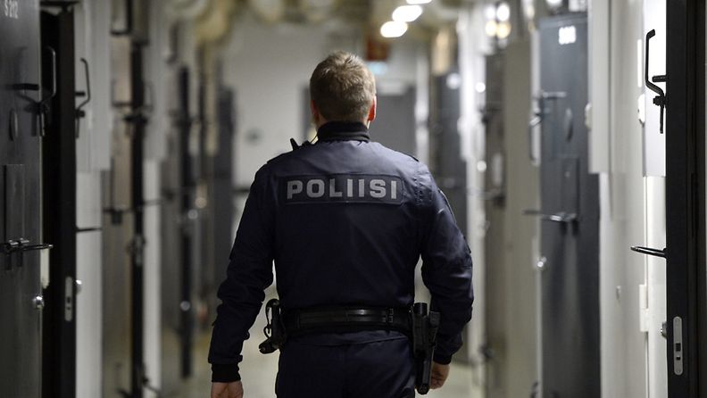 Poliisi Pasilan poliisitalossa Helsingissä 30. tammikuuta 2013.