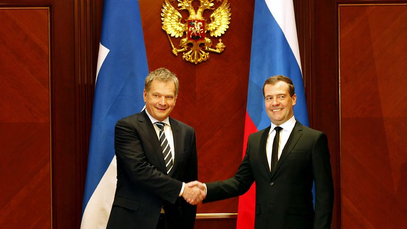 Tasavallan presidentti Sauli Niinistö tapasi Venäjän pääministeri Dmitri Medvedevin pääministerin virka-asunnolla Gorkissa Moskovassa maanantaina 11. helmikuuta 2013.
