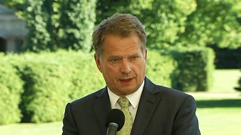 Presidentti Sauli Niinistö lehdistötilaisuudessa Kultarannassa.
