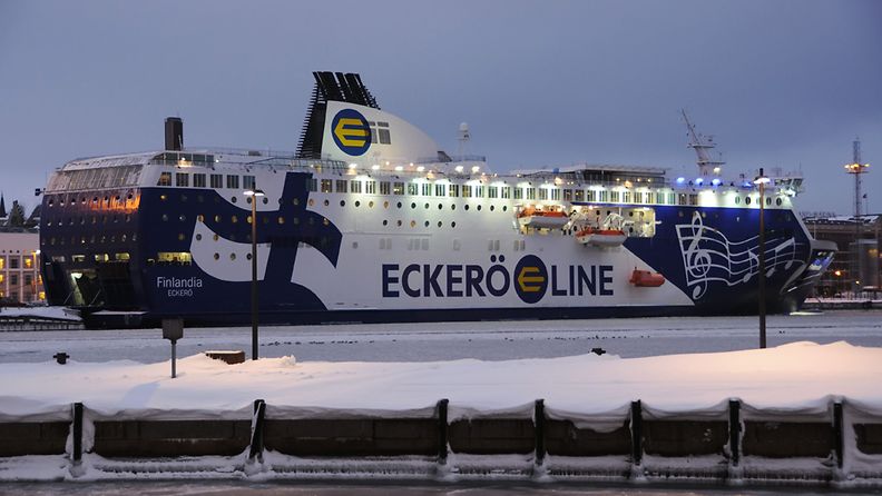 Eckerö Linen M/S Finlandia aloitti liikennöinnin uudenvuodenaattona.