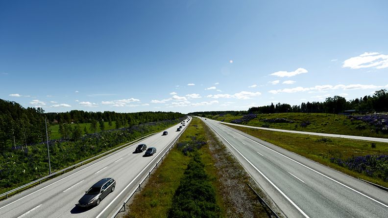 Liikenne sujui kohtalaisesti tänään iltapäivällä Lahdentiellä Järvenpään kohdalla.