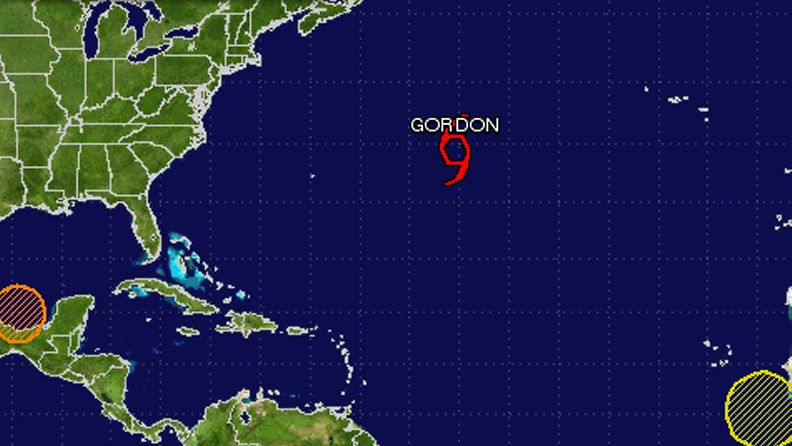Gordon myrsky on vielä 17.8.2012 keskellä Atlantia. Kuvakaappaus Kansallisen Hurrikaanikeskuksen sivuilta.