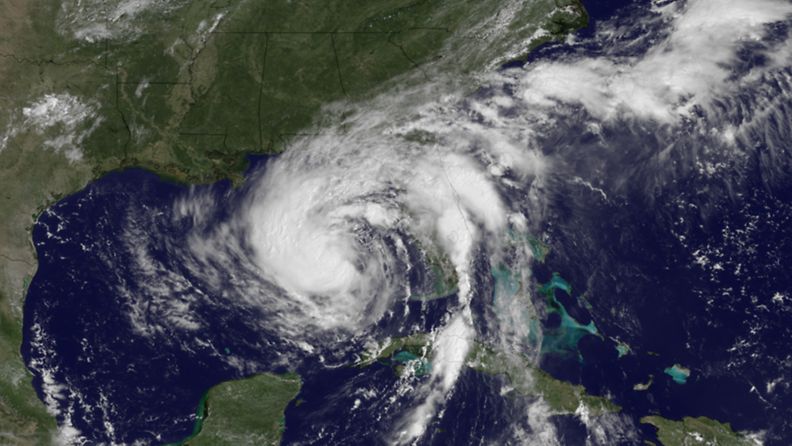 Isaac-myrsky lähestyy Yhdysvaltojen rannikkoa.