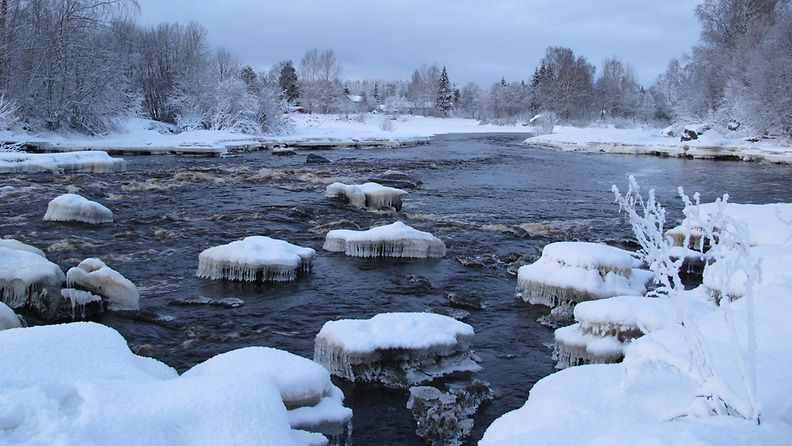 Talvinen koski 20. tammikuuta 2013 Vaasan Vähässäkyrössä. Lukijan kuva: Matti Hietala