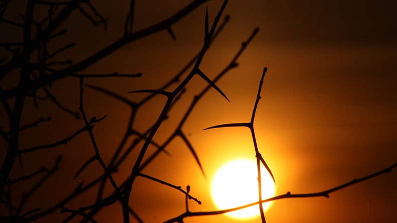 Auringonlasku Turussa 10. huhtikuuta 2013. Lukijan kuva
