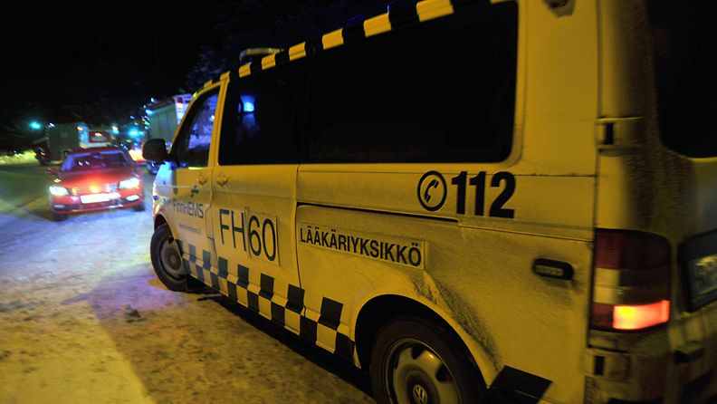 Yksi henkilö sai surmansa ratsastusmaneesin katon romahdettua Laukaassa 13. helmikuuta 2013.