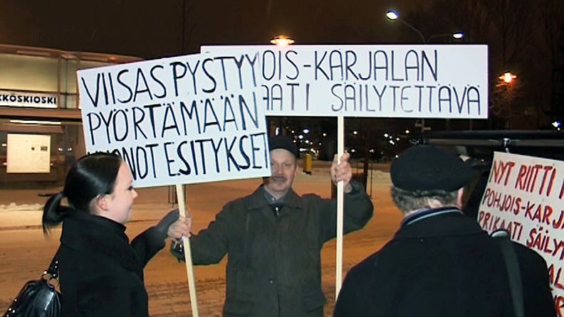 Pohjoiskarjalalaiset vastustavat varuskunnan lakkauttamista. 