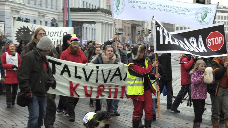 Talvivaara-mielenosoitus Pohjois-Esplanadilla, 14. marraskuuta 2012.