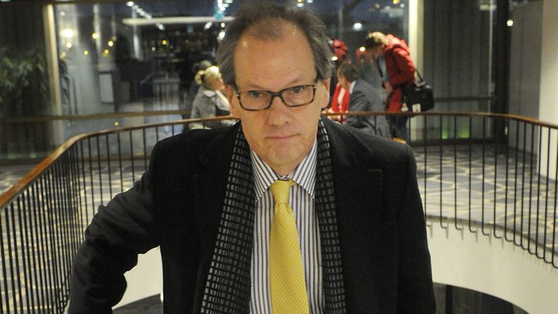 Elinkeinoelämän keskusliiton EK:n toimitusjohtaja Mikko Pukkinen saapui maanantaiaamuna 28. marraskuuta 2011. 