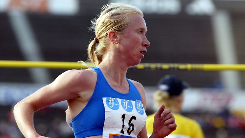 Annemari Sandell naisten 10 000 metrin kisassa Kalevan kisoissa.