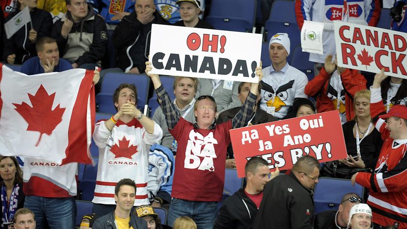 Kanadan fanit jääkiekkohuumassa.