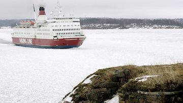 Viking Rosella matkalla Tallinnaan. Kuva: Lehtikuva