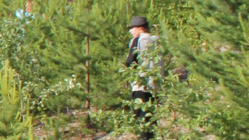 Poliisi kaipaa tietoja tästä miehestä liittyen Lempäälän hallitulipaloon 30.6.2011.