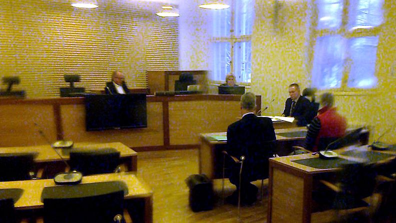 Kymenlaakson käräjäoikeus antoi vangitsemispäätöksen Kotkan raakaan surmaan liittyen 7. joulukuuta 2012.
