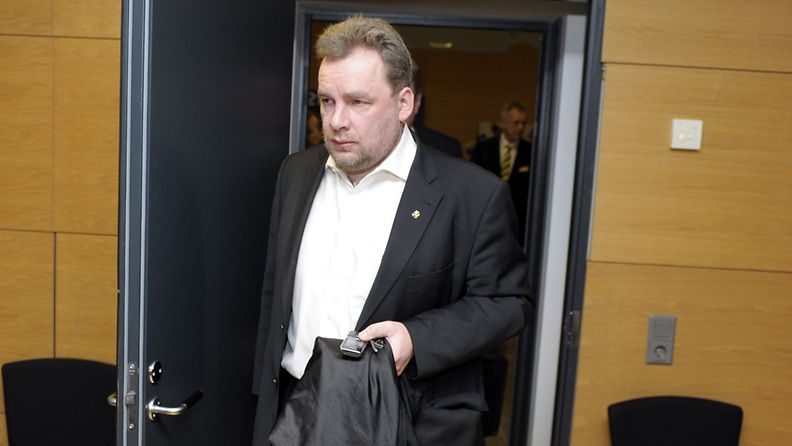 Lahjuksen antamisesta epäilty Nova-johtaja Arto Merisalo Helsingin käräjäoikeudessa 30. tammikuuta 2012.