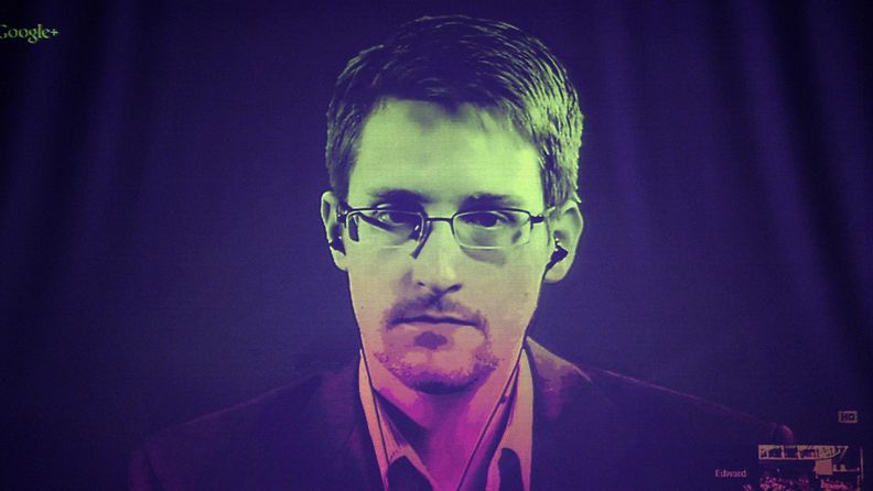 26151519 Edward Snowden