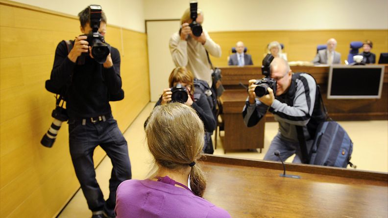 Anneli Auer Satakunnan käräjäoikeudessa Porissa 3. marraskuuta 2010, jossa kerrottiin Ulvilan surmasta tuomitun Auerin mielentilatutkimuksen tulos. Tutkimuksen mukaan Ulvilan surmasta tuomittu Anneli Auer oli täydessä ymmärryksessä eli syyntakeinen.