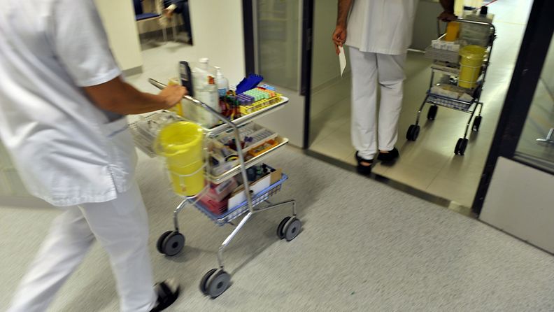 Kaksi sairaanhoitajaa erotettiin Pohjois-Pohjanmaalla puutteellisten tutkintojen vuoksi.