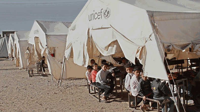 Unicefin turvatelttoja Afganistanissa. 