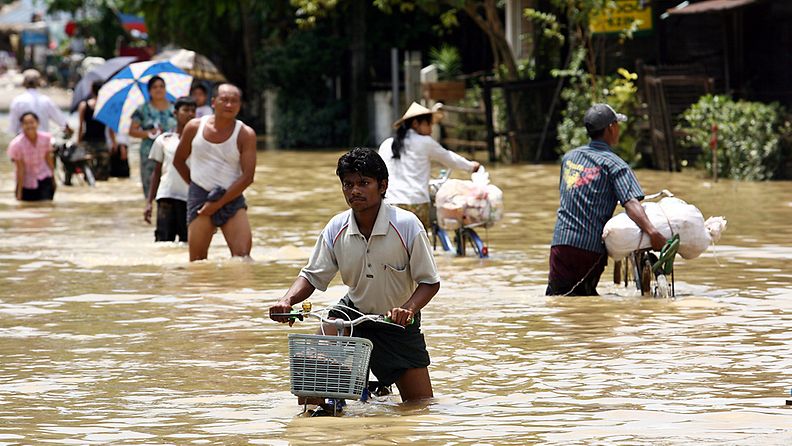 Burman tulvissa on kuollut jo yli sata ihmistä.